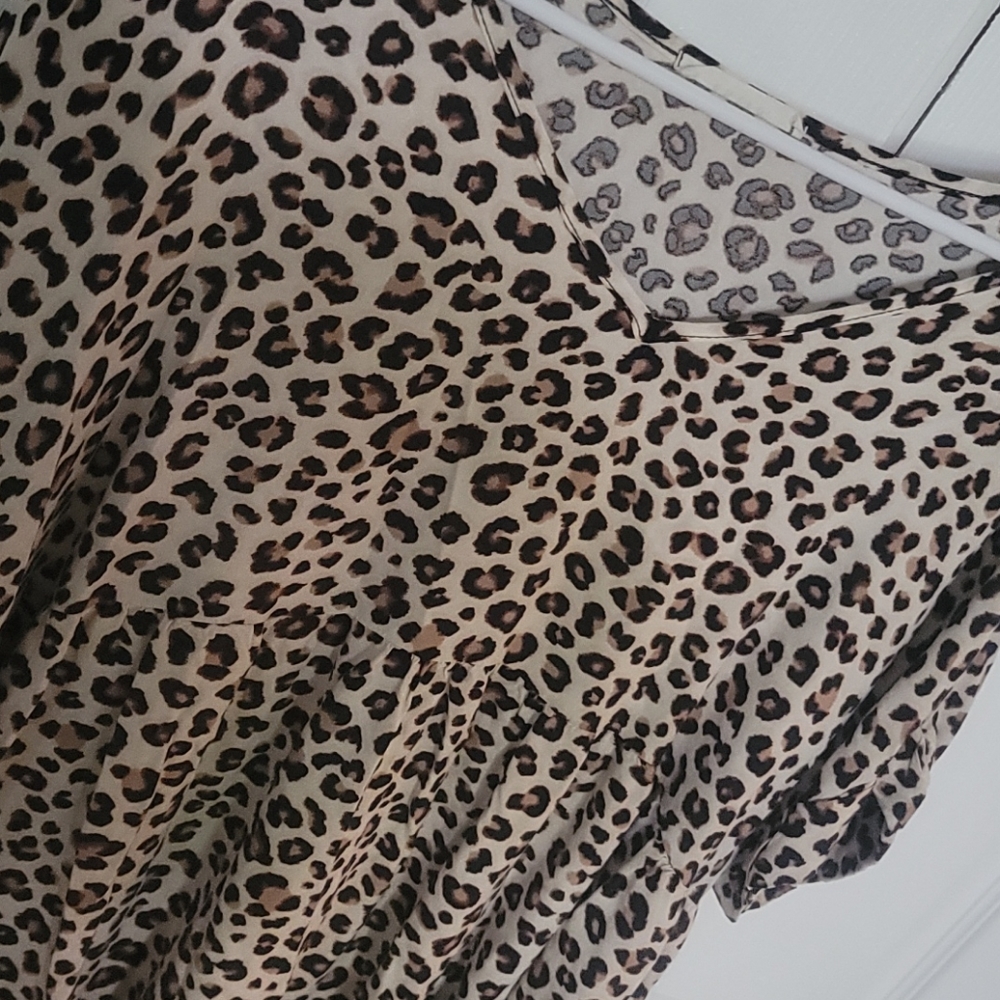 Bnwot AMAZING Boutique ENTRO Top.